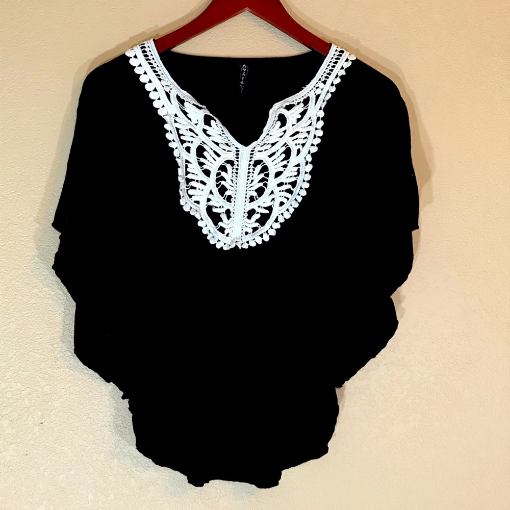 Black and white boho style top ruched waist size l